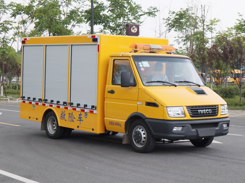 依維柯工程救險(xiǎn)車(chē)