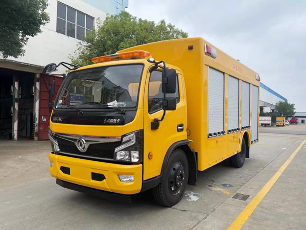 東風(fēng)大福瑞卡2000立方救險(xiǎn)車(chē)